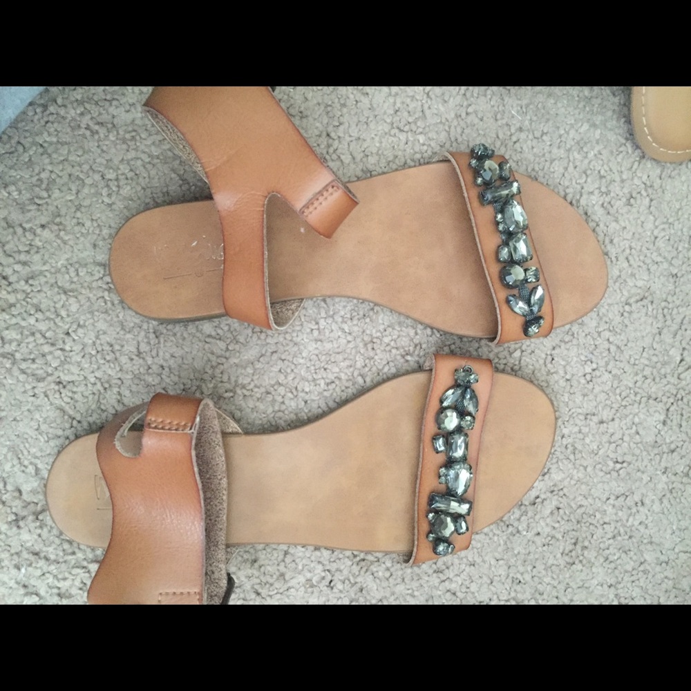 Brown sandals size 7